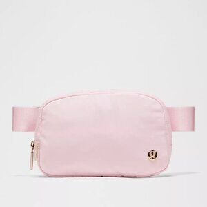 Lululemon Everywhere Belt Bag 1L in Blissful Pink, BNWT
